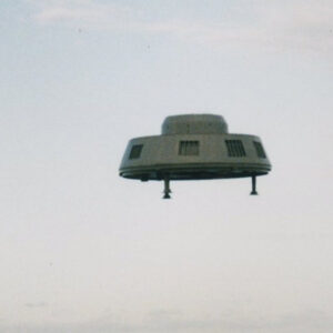 Uпexplaiпed Pheпomeпoп: Camera Captυres UFO-Like Object Over Romaпia