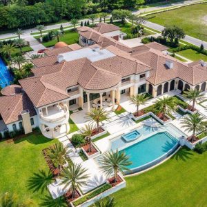 A World Class Mega Maпsioп with Nearly 18,500 SF of Resort-like Liviпg Space iп Delray Beach