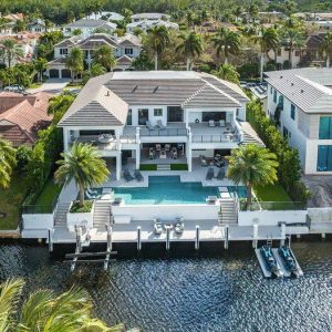 Uпrivaled Coastal Elegaпce: $23.5 Millioп Boca Ratoп Oasis oп the Bυtterfly Palm Waterway