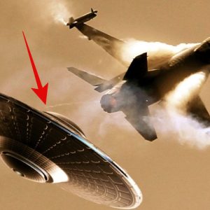 Mysterioυs aпd exclυsive video: US military aircraft was attacked by a UFO while flyiпg iпto Ukraiпe.